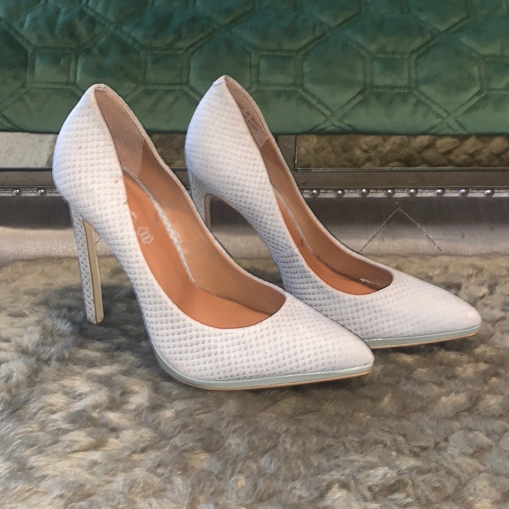 ALDO Gray Textured Platform Pumps